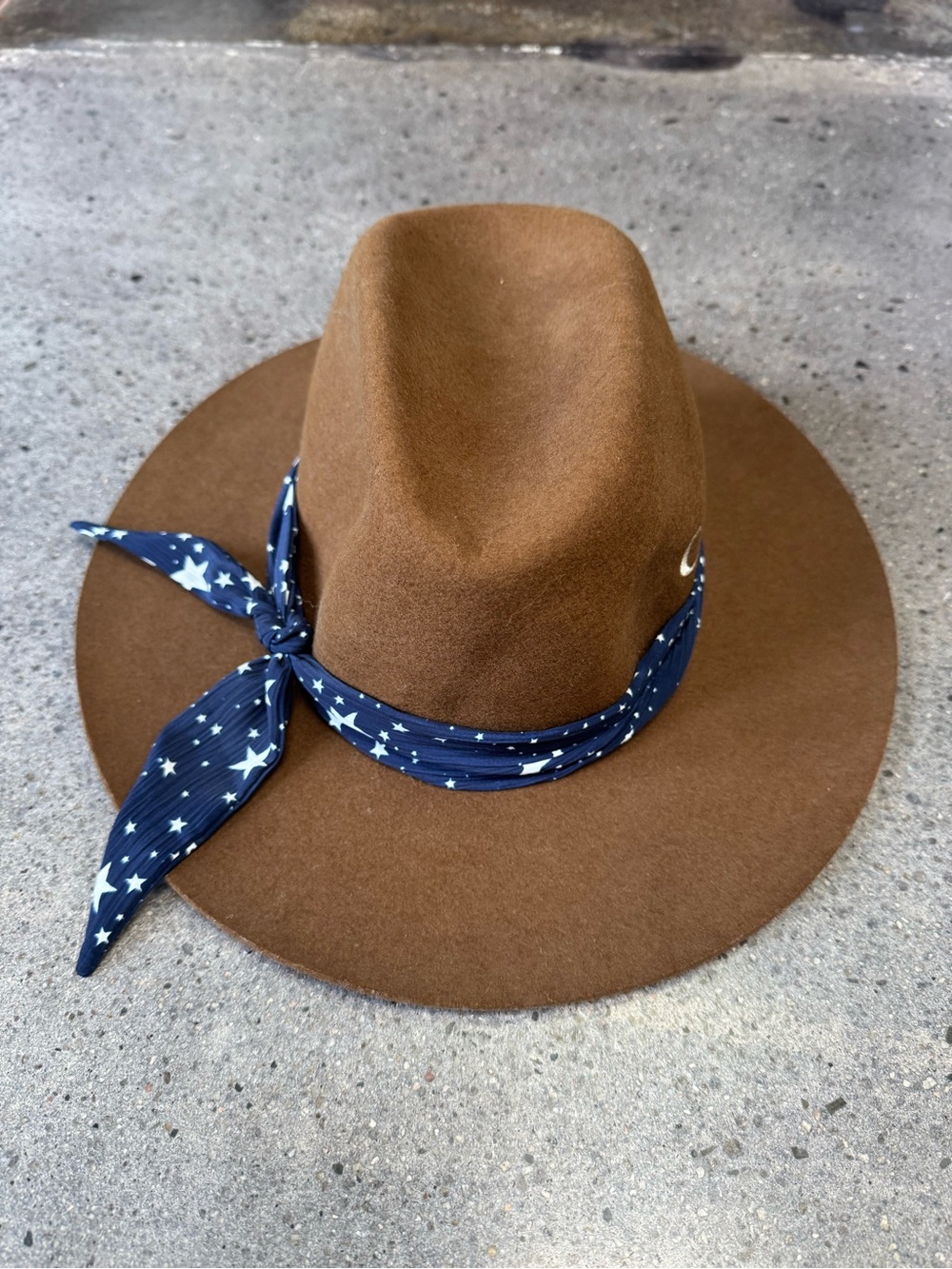 Van Palma Wool Moon Phases Hat with Removable Scarf